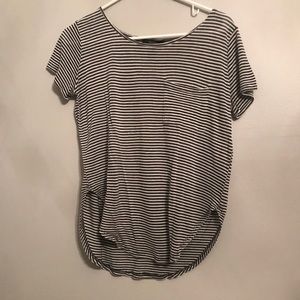 BLACK AND WHITE STRIPED TEE